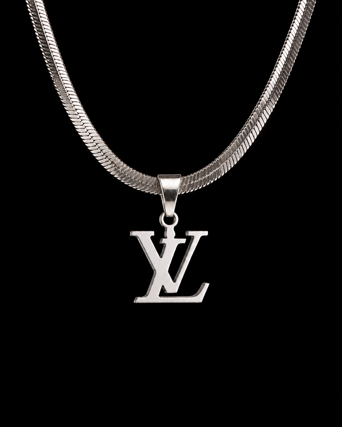 MONOGRAM NECK