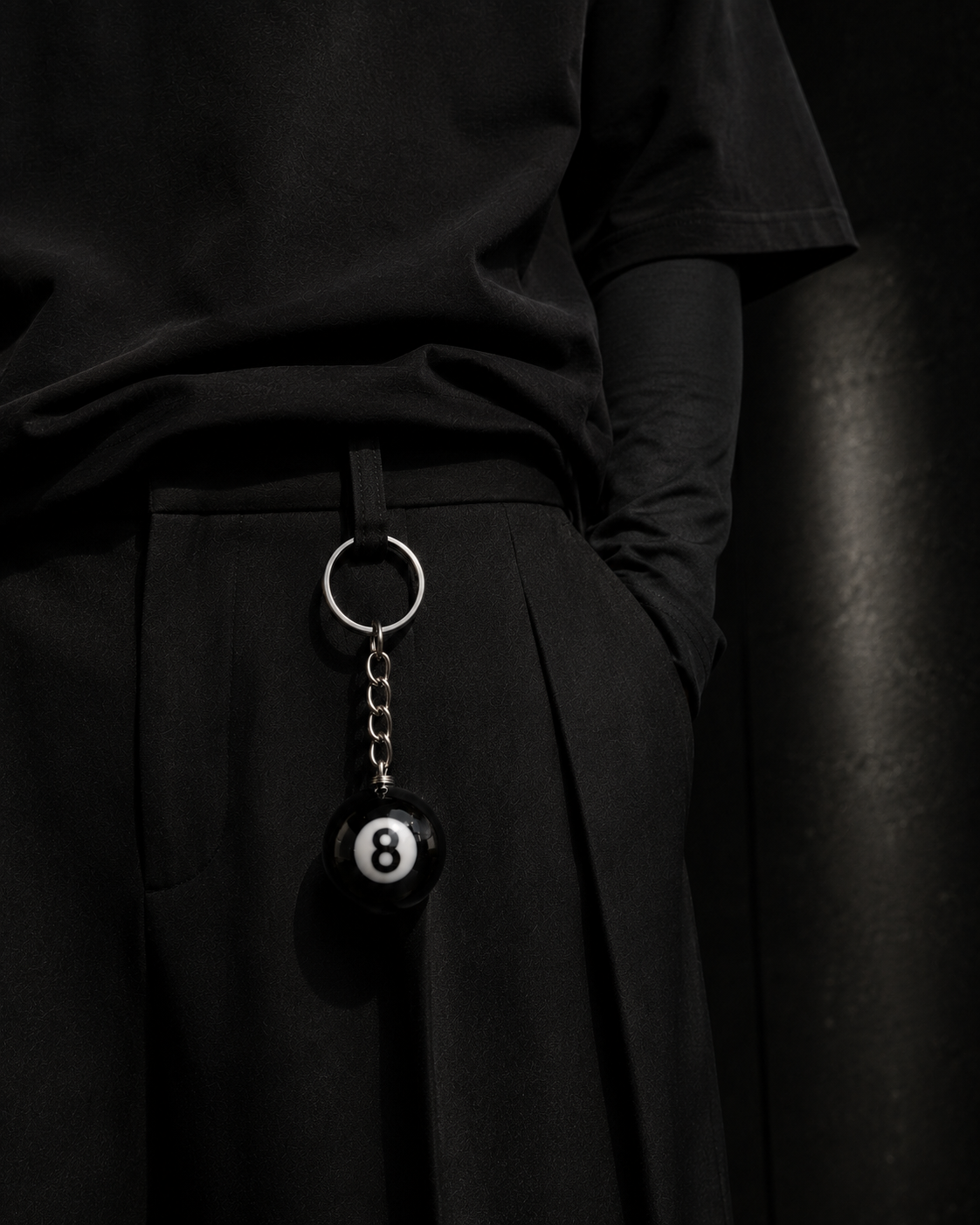 8 BALL KEYCHAIN