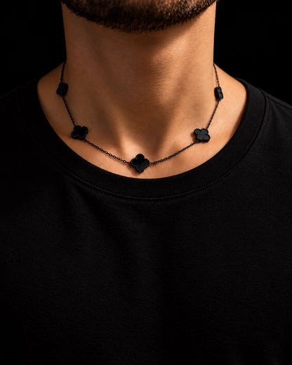 BLACK CLOVER NECK